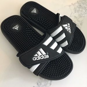 Addidas slides size 5
